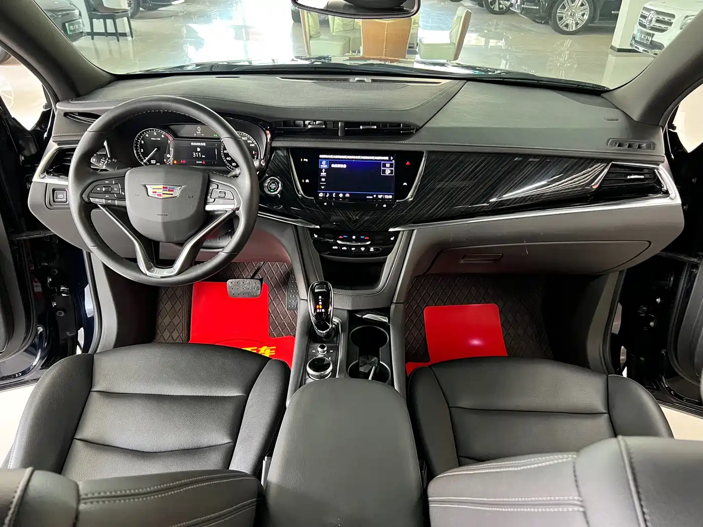 CADILLAC XT6