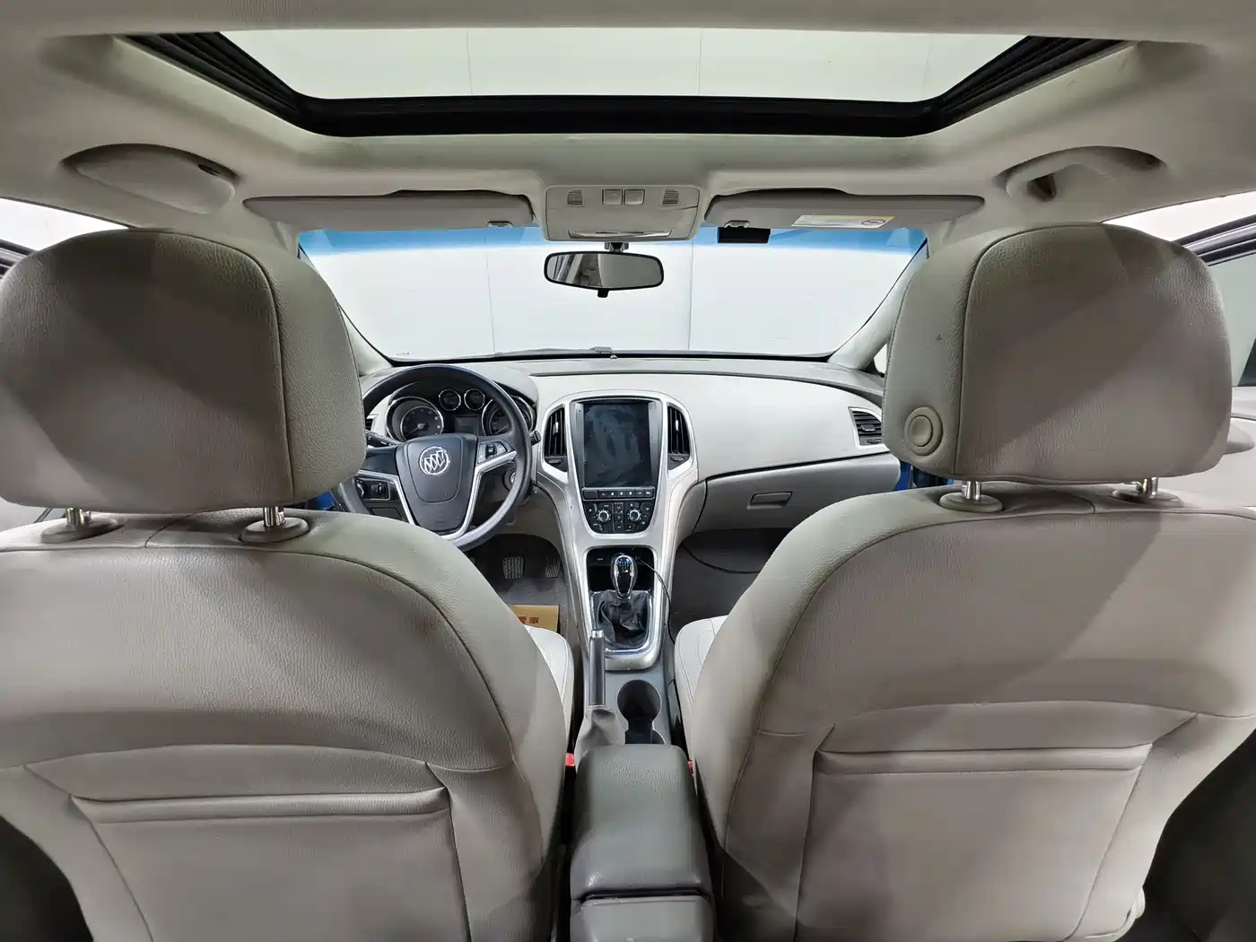 Buick Excelle 2013 Model XT 1.6L Manual Progressive фото 10