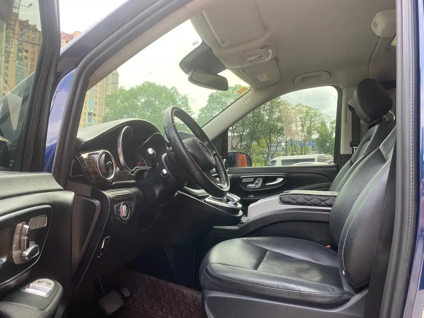 Mercedes-Benz V-Class 2018 V 260 Premium Edition China V фото 4