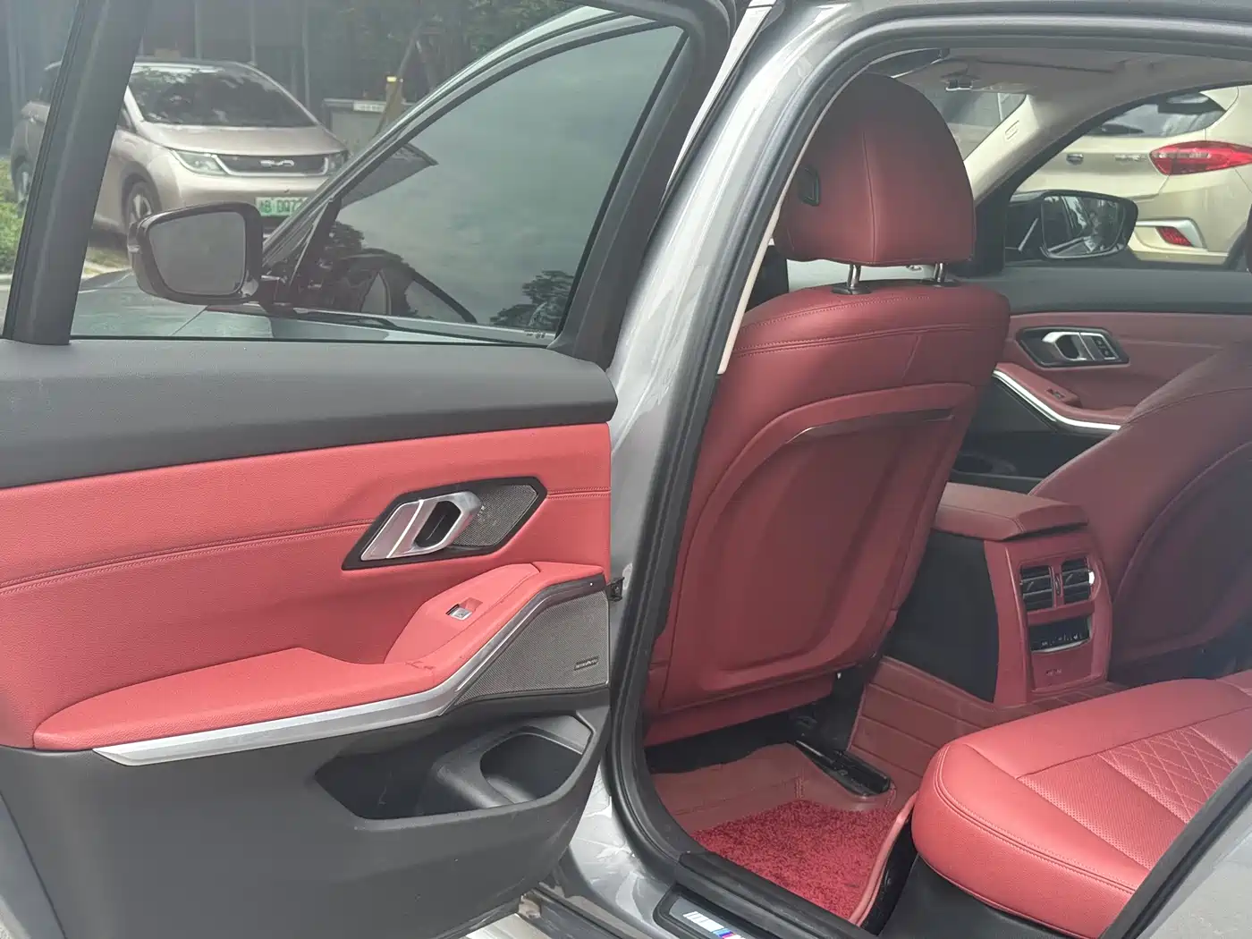 BMW 3 Series 2024 325Li M Sport Shadowline Package фото 14