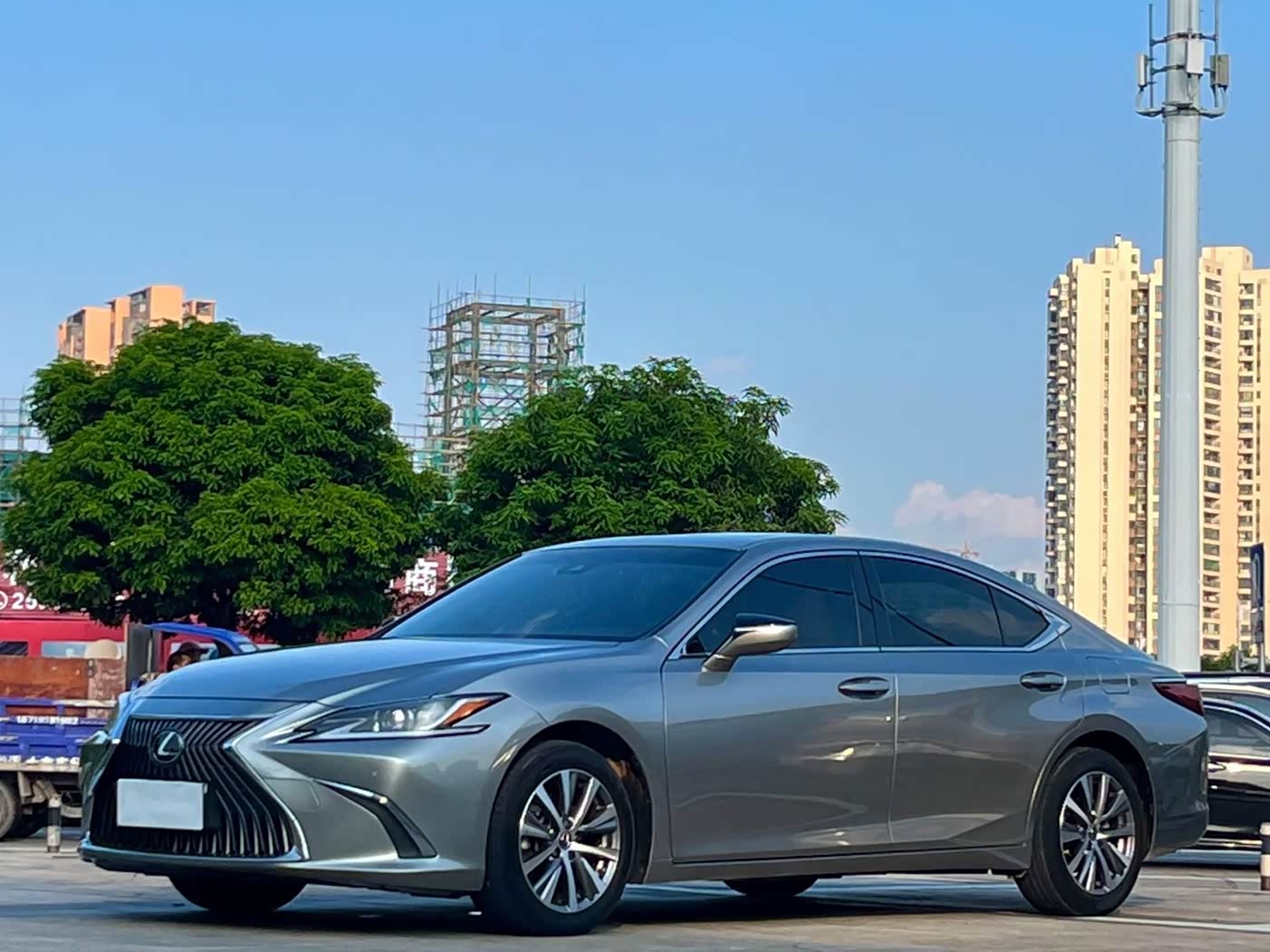 Lexus ES