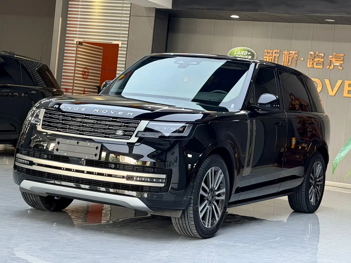 Land Rover Range Rover 2023 2023 3.0 L6 400PS Golden Age Long Wheelbase