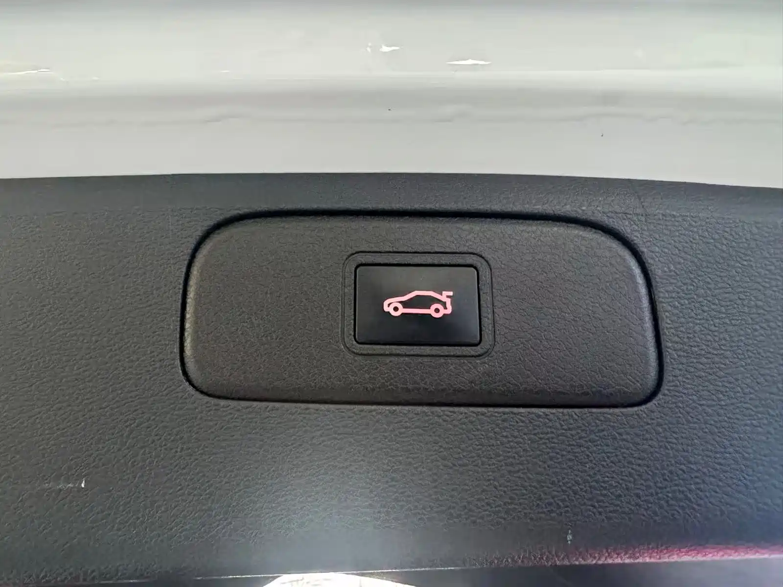 Фото 5 - Geely Coolray