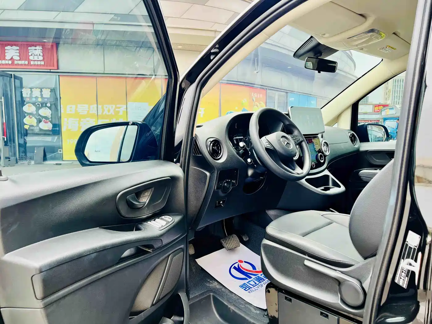 Mercedes-Benz Vito 2023 2.0T Elite 7-Seater фото 11