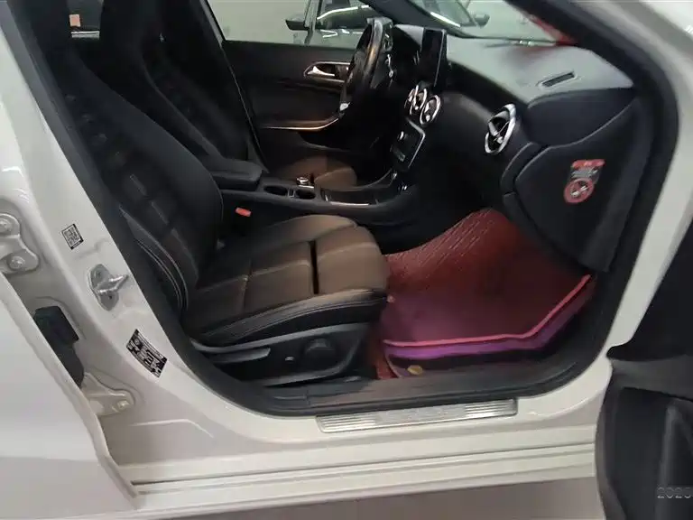 Mercedes-Benz A-Class (Import) 2017 Facelift A 200 Fashion фото 5