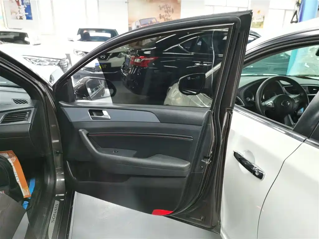 Hyundai Sonata 2015 1.6T GLS Smart фото 26