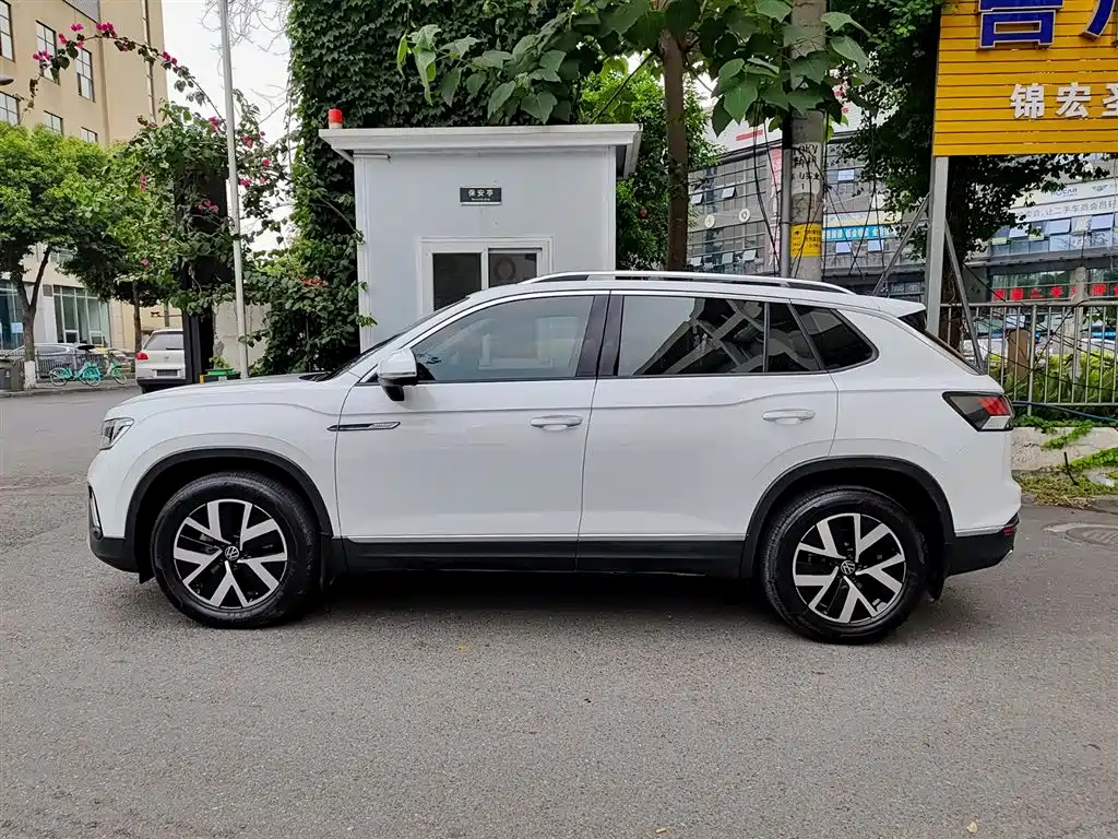 Volkswagen Tayron 2024 300TSI 2WD Luxury Plus Advanced фото 3