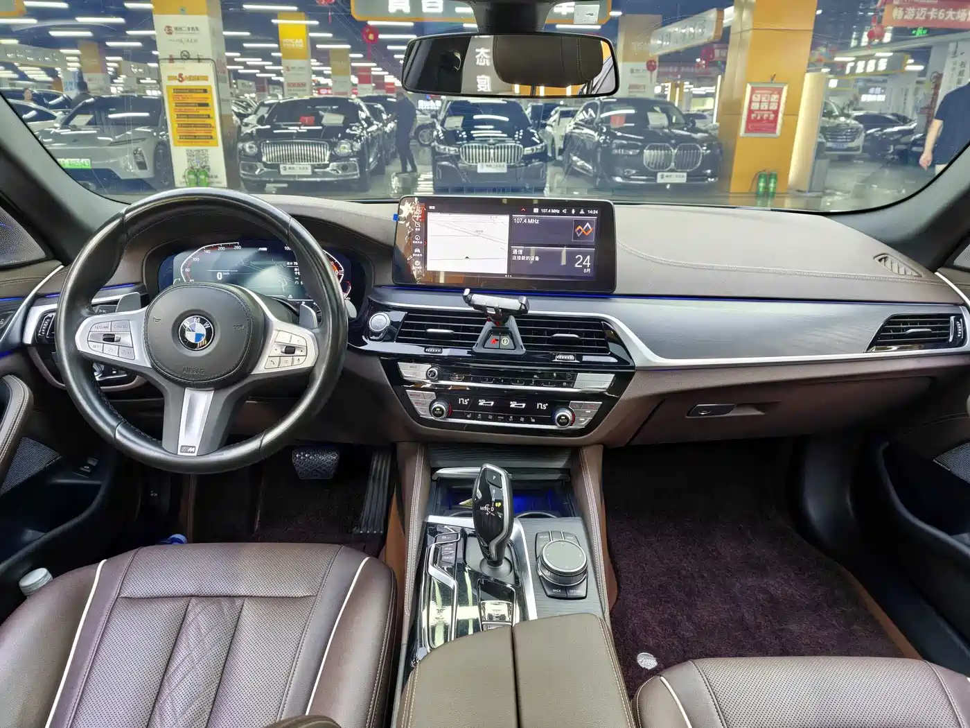 Фото 16 - BMW 5 Series