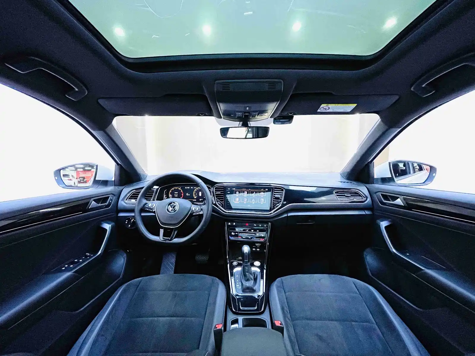 Фото 12 - Volkswagen T-ROC