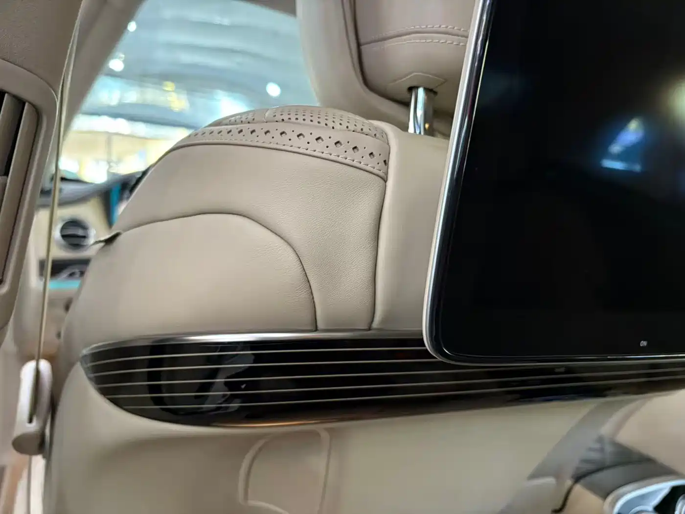 Mercedes-Benz Maybach S-Class 2018 Model S 680 фото 23