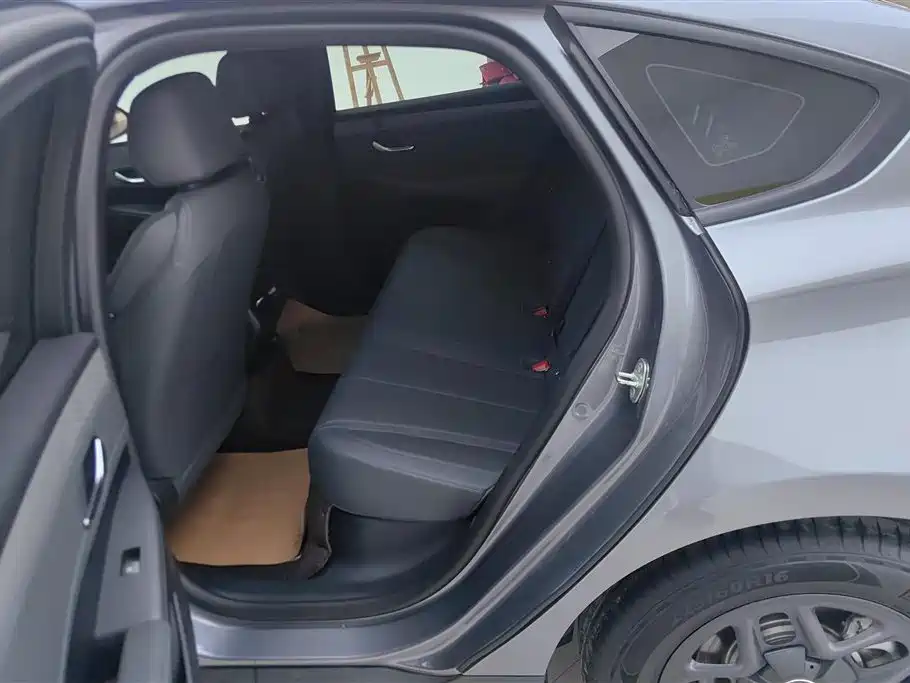 BYD Qin PLUS 2025 DM-i Smart Drive 55KM Leader фото 11