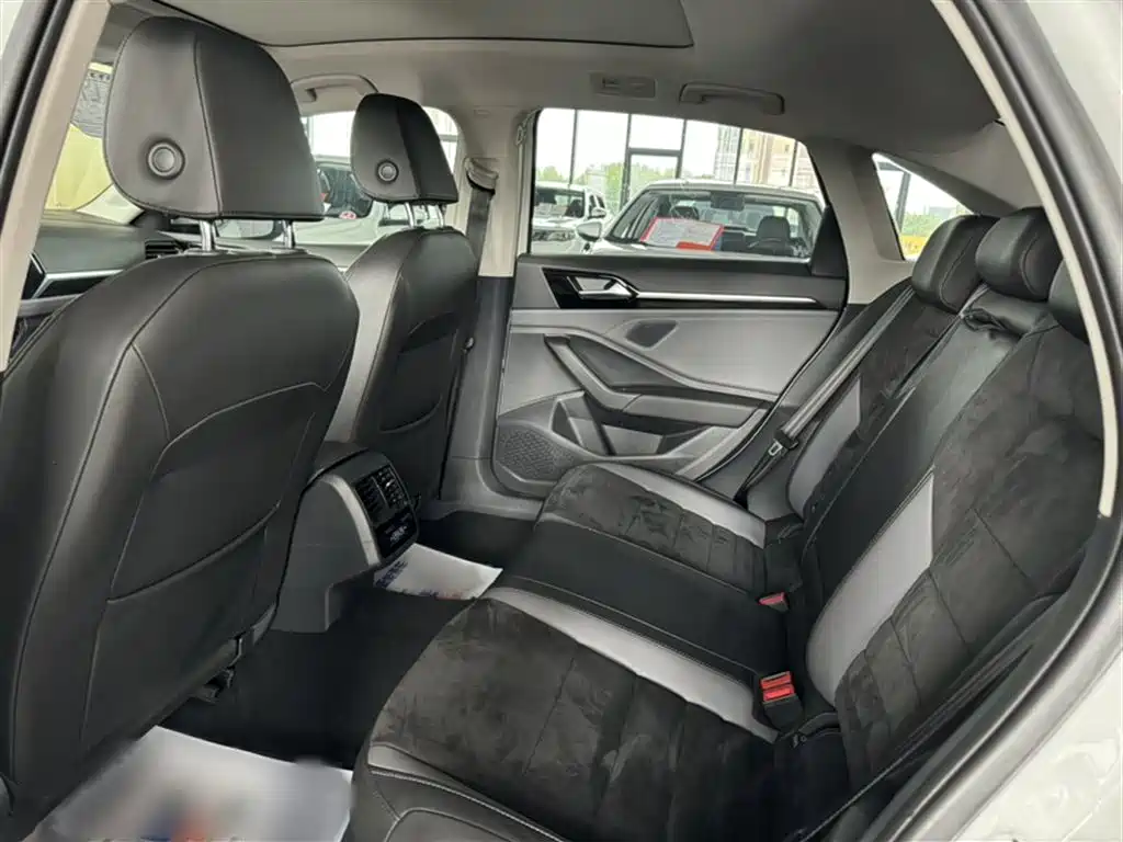 Volkswagen Sagitar 2021 280TSI DSG Luxury Smart Connect фото 17