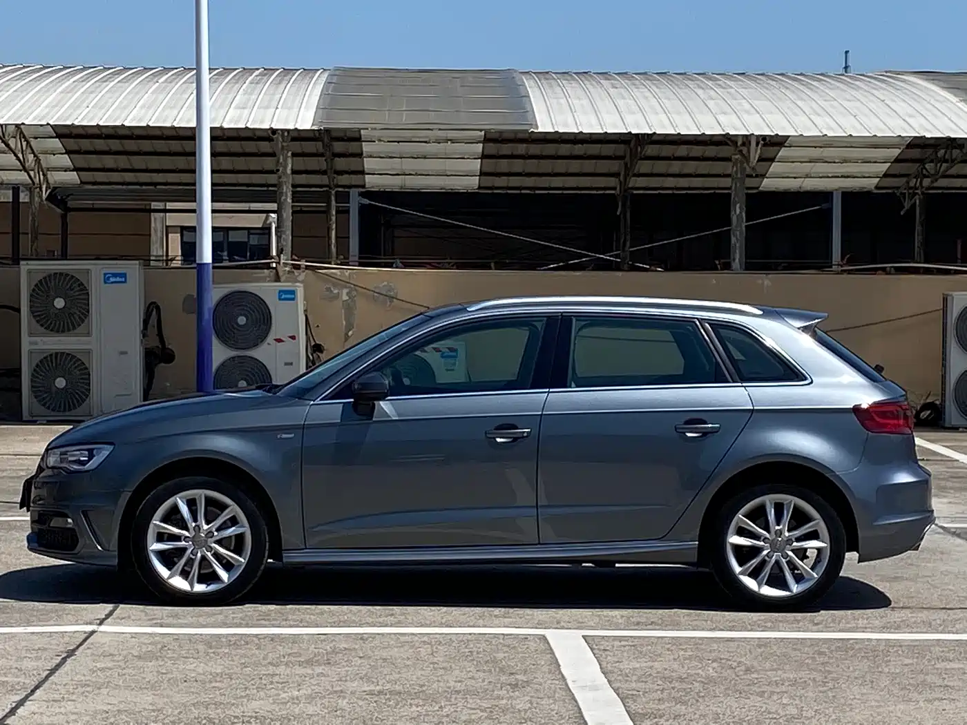 Audi A3 (Import) 2014 Sportback 40 TFSI S line Comfort фото 4