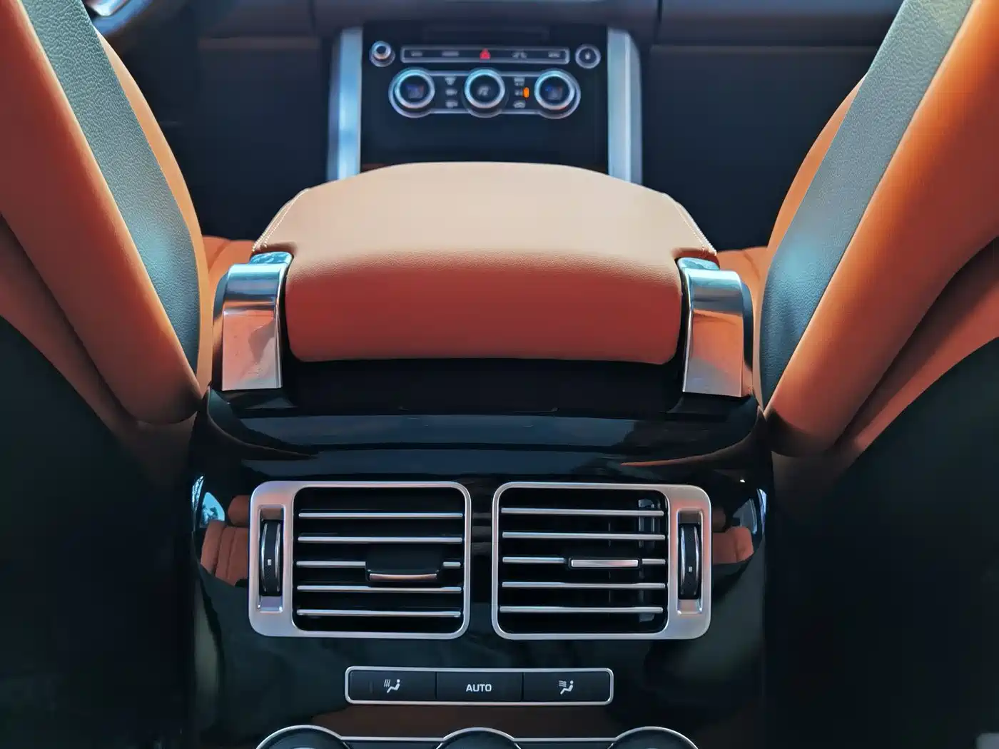 Land Rover Range Rover 2015 3.0 TDV6 Vogue фото 14