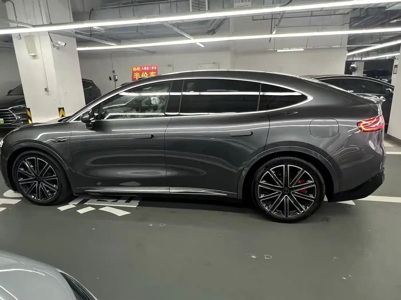 Фото 8 - Zhijie Luxeed R7