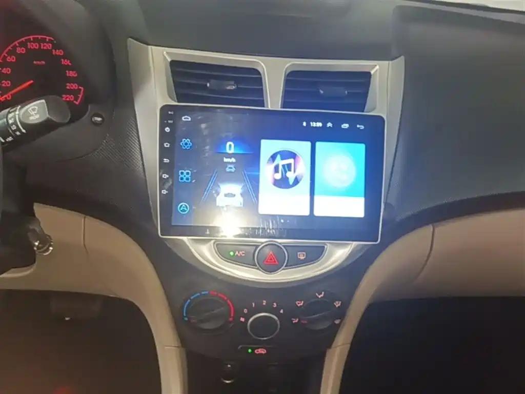 Hyundai Verna 2016 1.4L Automatic Smart GLS фото 13