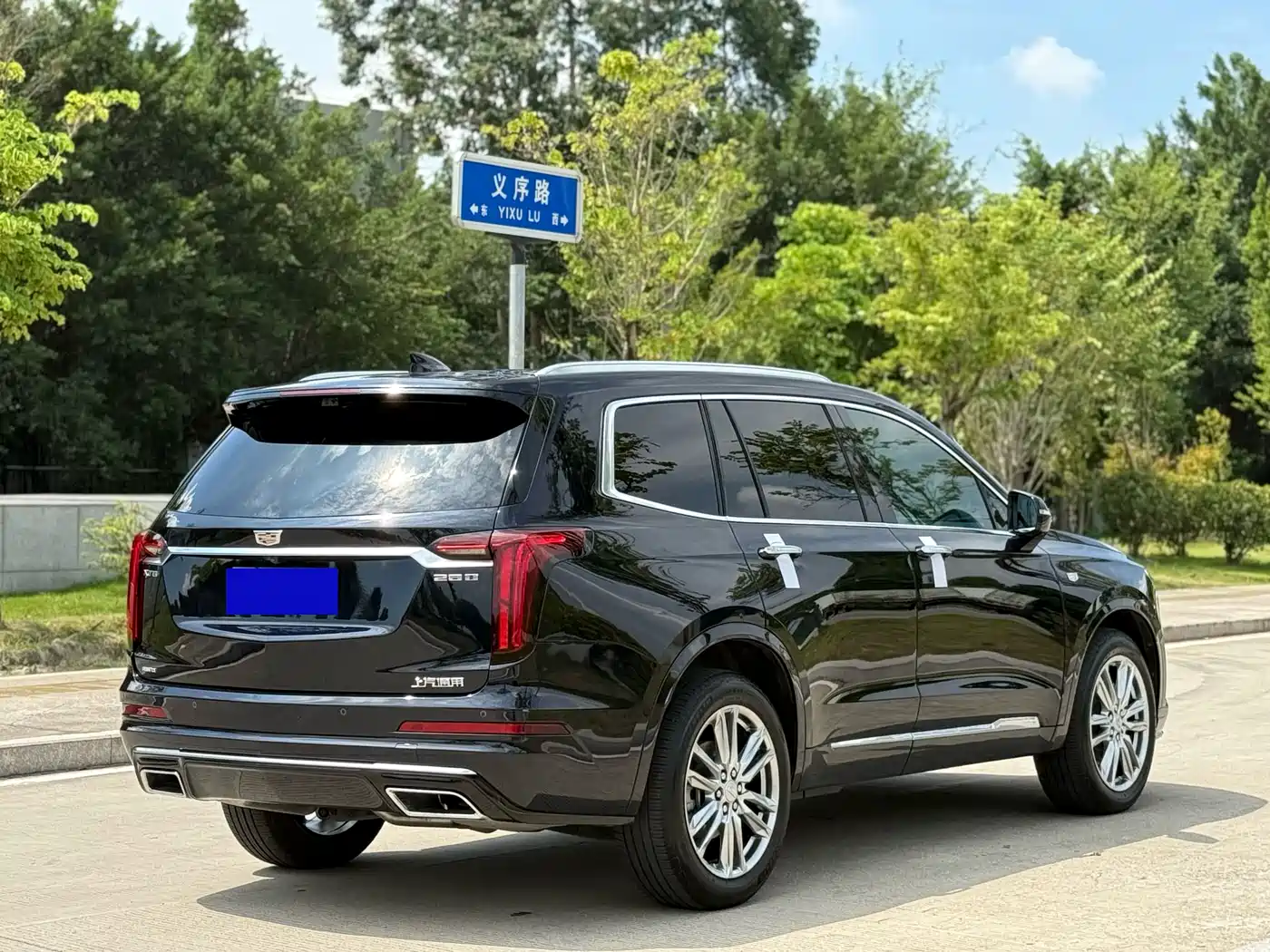 CADILLAC XT6