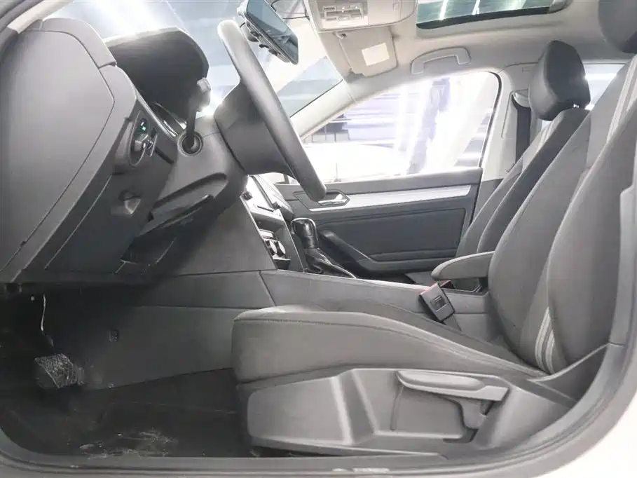 Volkswagen Lamando 2017 230TSI DSG Trend Edition фото 11