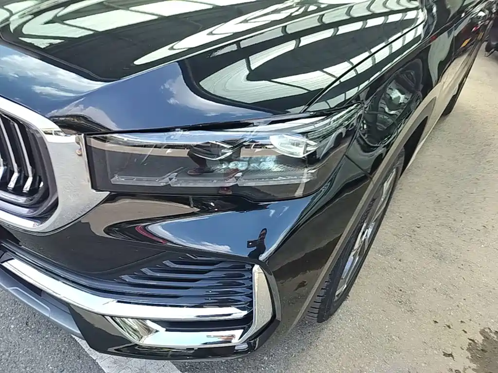 Фото 24 - Geely Monjaro