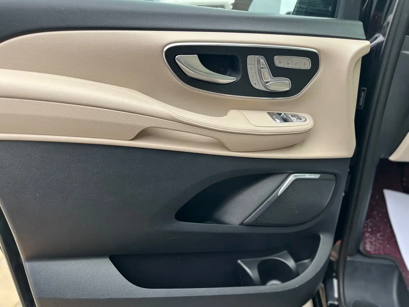 Mercedes-Benz V-Class 2018 V 260 L Premium Long Wheelbase Edition China VI фото 12