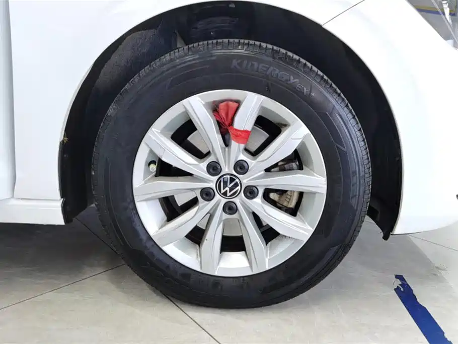 Volkswagen Polo 2023 Plus 1.5L Automatic Colorful Tech Edition фото 6