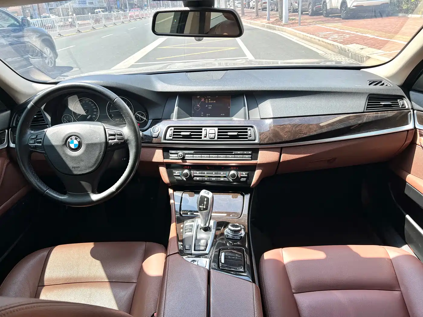 BMW 5 Series 2014 525Li Leading фото 7
