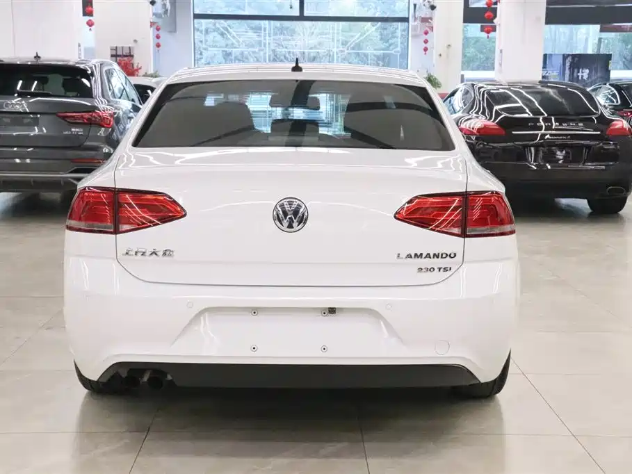 Volkswagen Lamando 2017 230TSI DSG Trend Edition фото 4