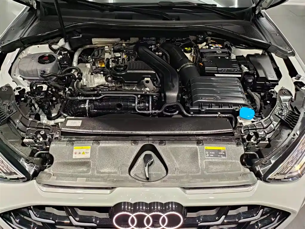 Audi A3 2026 2025 Facelift Sportback 35TFSI Flying Spur Premium