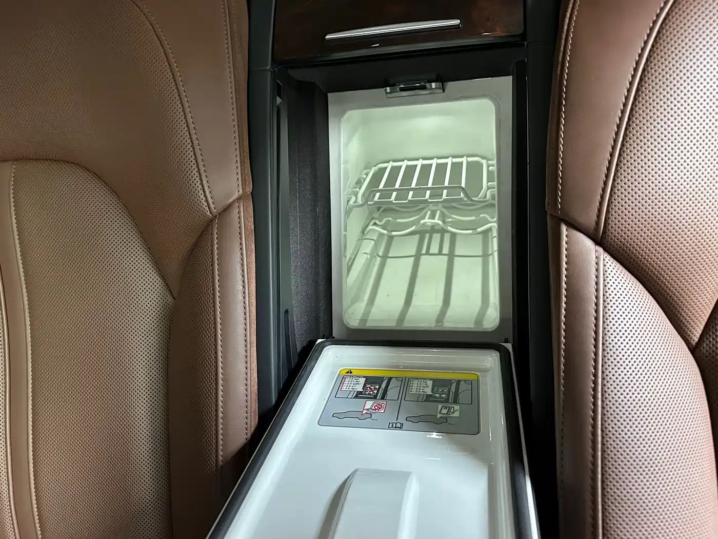 Audi A8 2014 A8L 6.3 FSI W12 quattro Flagship фото 14