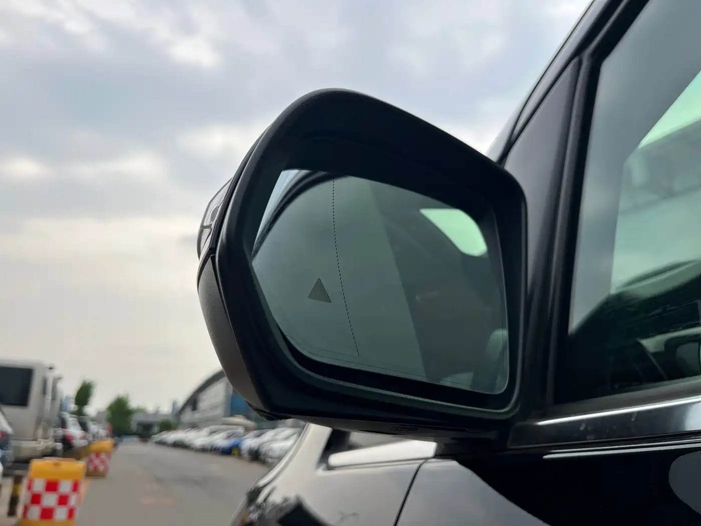 Mercedes-Benz V-Class 2018 V 260 L Premium Long Wheelbase Edition China VI фото 13
