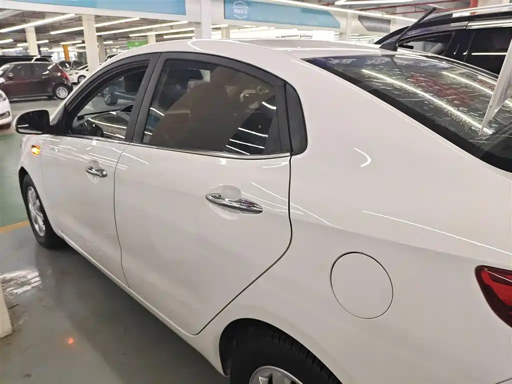 Kia K2 2015 Sedan 1.4L MT GLS фото 25