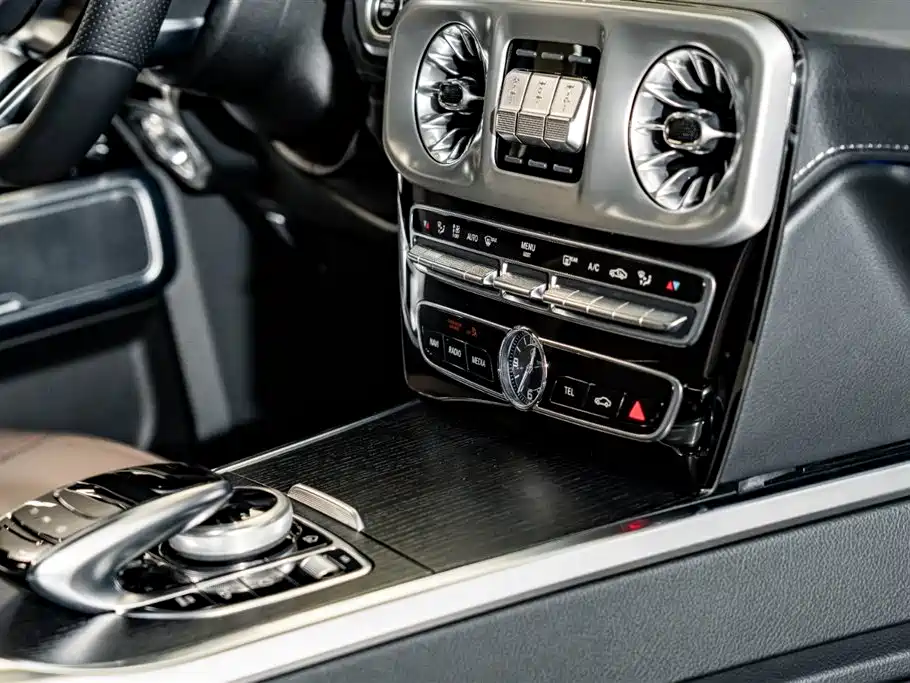 Mercedes-Benz G-Class 2024 G 500 фото 21