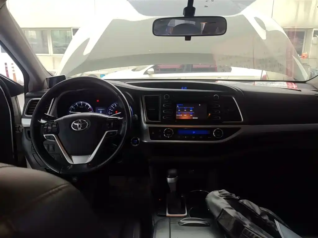 Toyota Highlander 2015 2.0T AWD Luxury Edition 7-seater фото 10