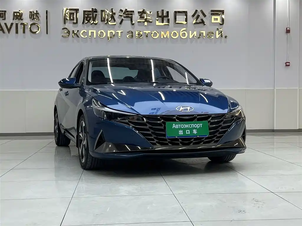 HYUNDAI ELANTRA