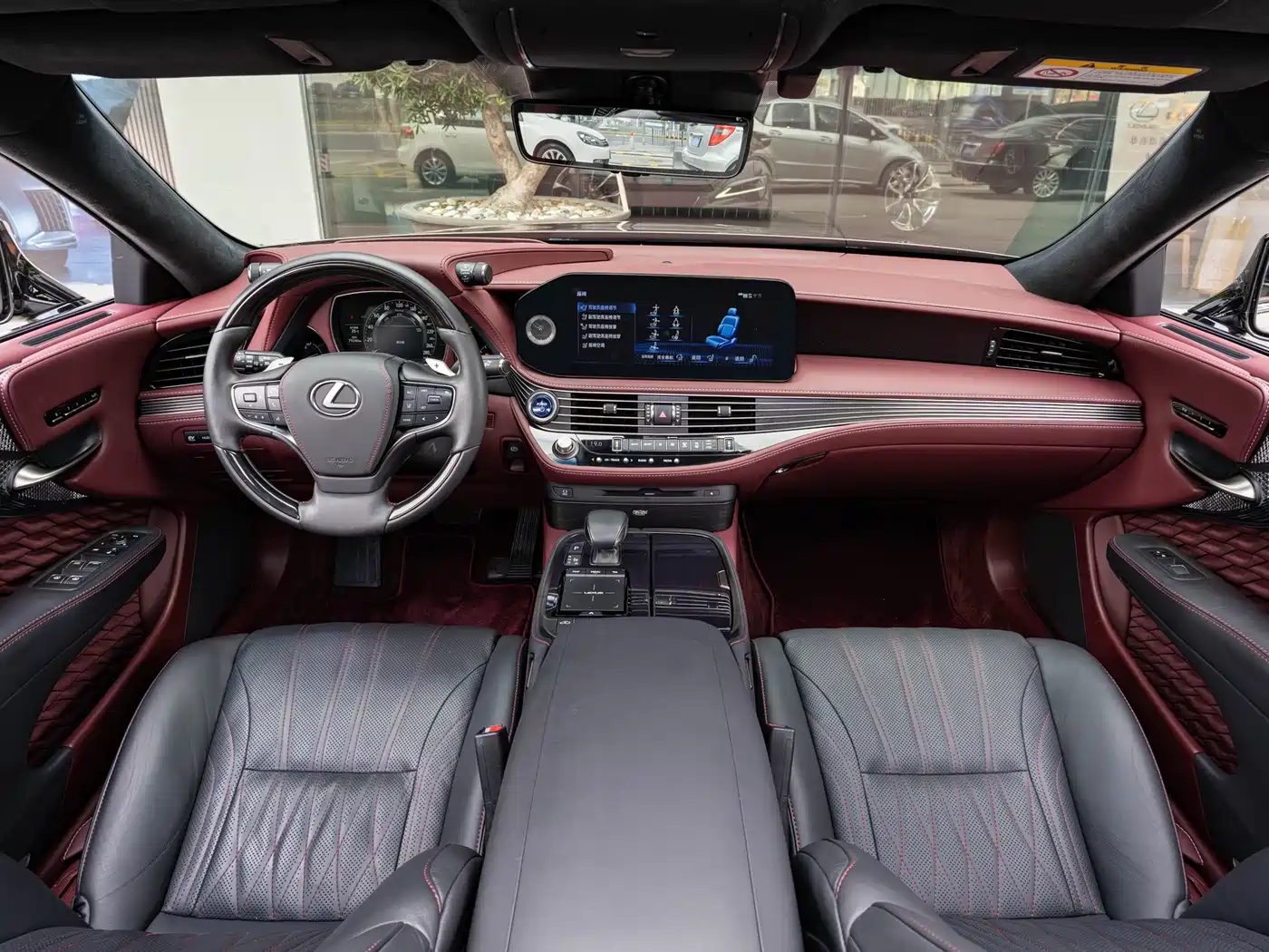 Lexus LS 2021 500h Executive Edition фото 13