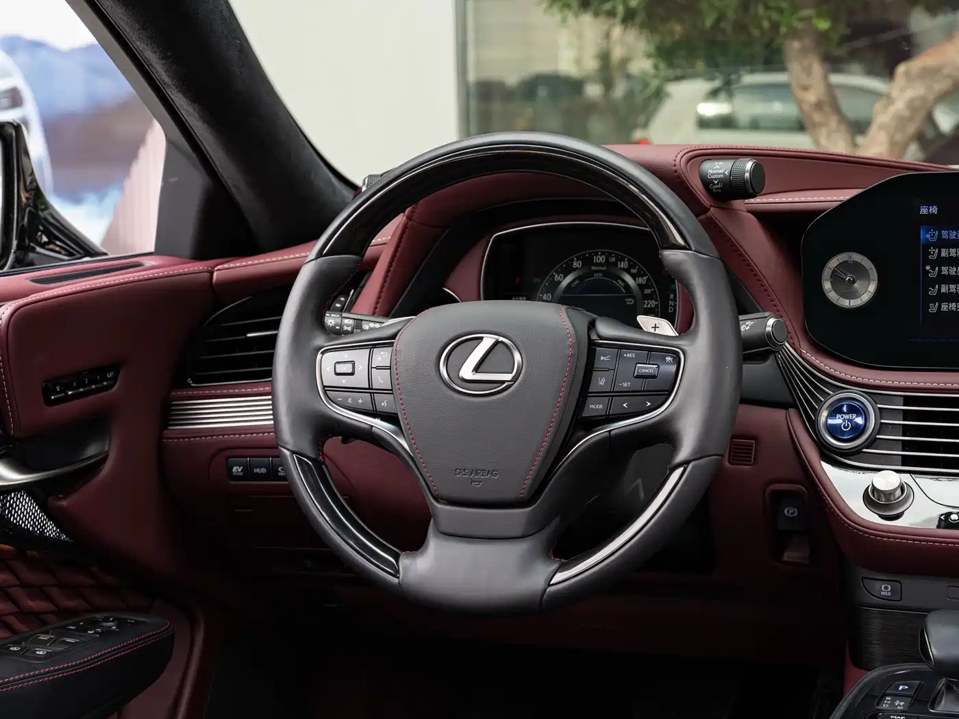 Lexus LS 2021 500h Executive Edition фото 14