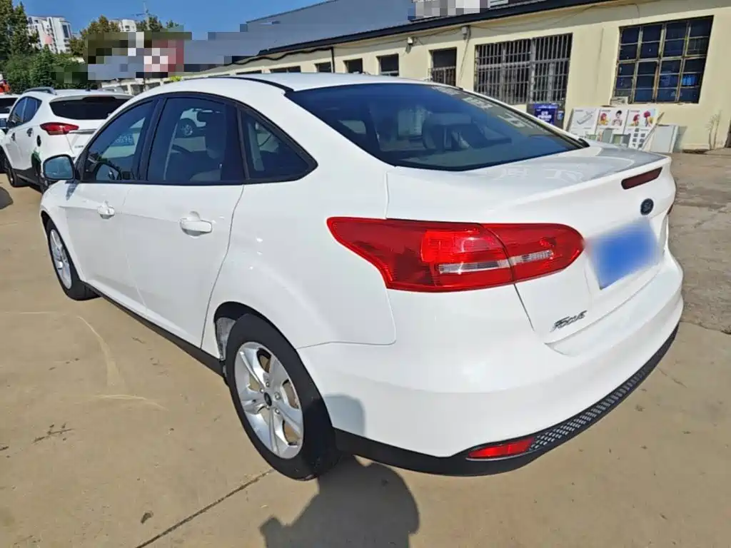 Фото 5 - Ford Focus