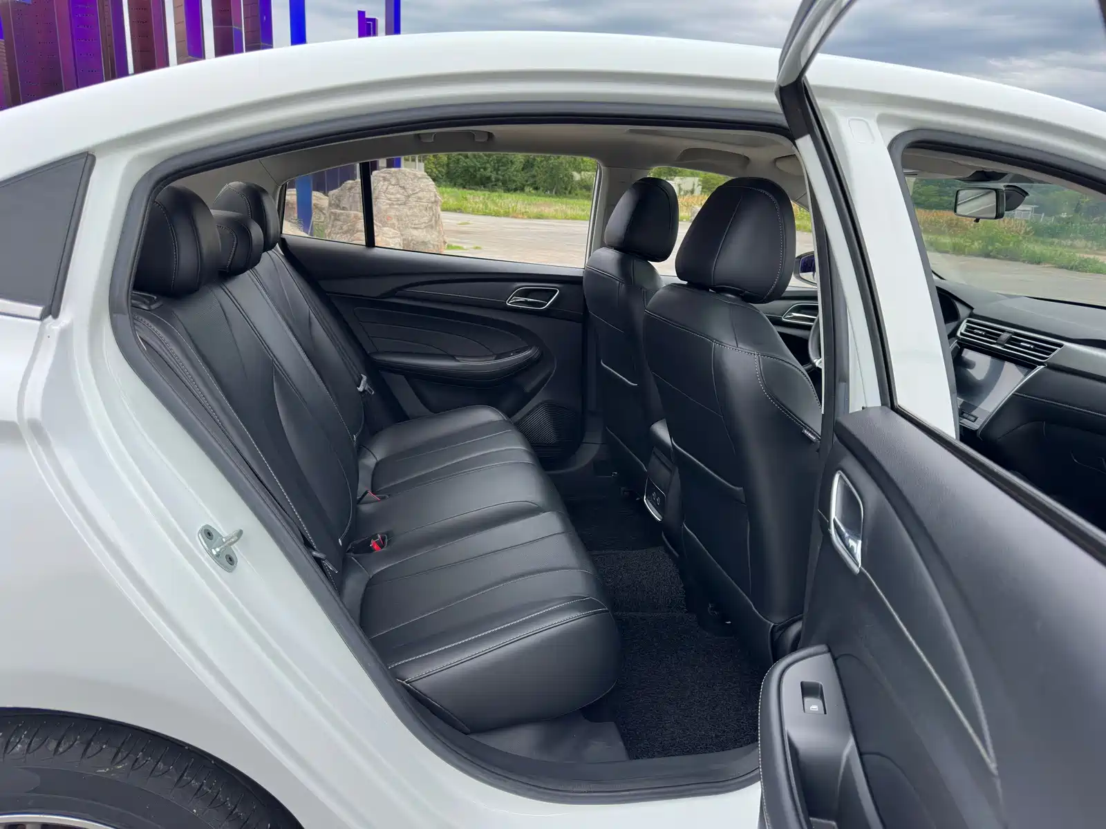 Photo 11 - Roewe i5
