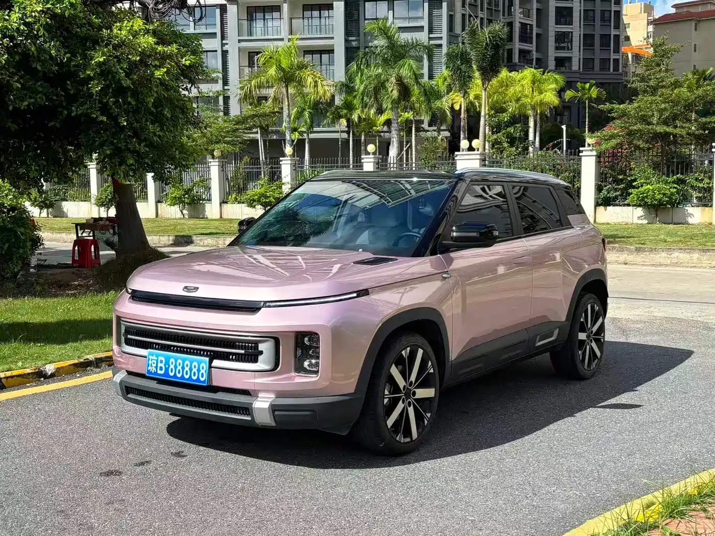 Фото 1 - Geely ICON