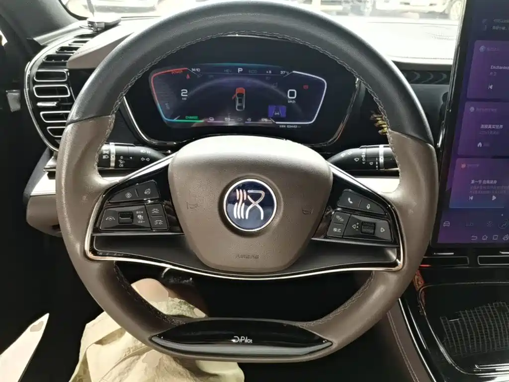 BYD Han 2022 DM-i 121KM Premium фото 11