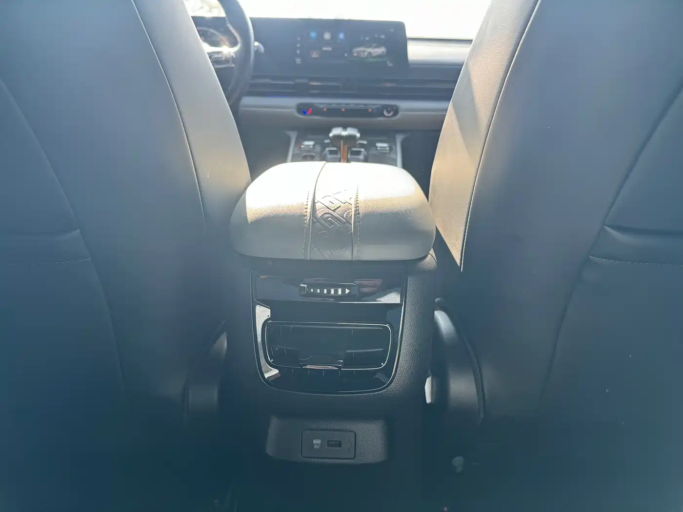 GAC Trumpchi Trumpchi Emkoo 2021 270T DCT J15 Edition фото 11