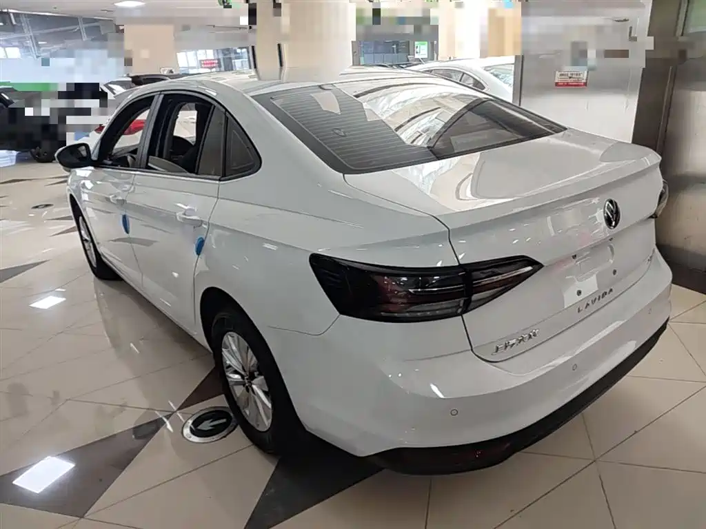 Volkswagen Lavida 2023 New Sharp 1.5L Auto Premium Edition фото 5