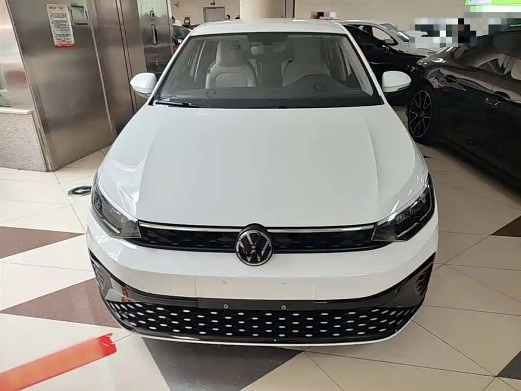 Volkswagen Lavida 2023 New Sharp 1.5L Auto Premium Edition фото 3