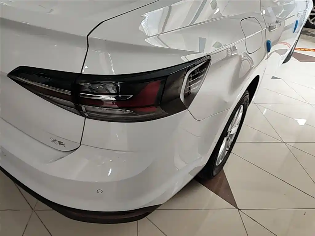 Volkswagen Lavida 2023 New Sharp 1.5L Auto Premium Edition фото 8