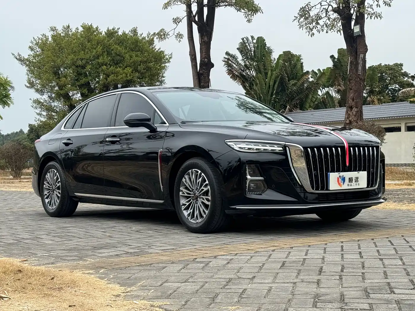 Hongqi H5 2024 1.5T DCT Smart Connect Flag Rhythm Edition фото 3