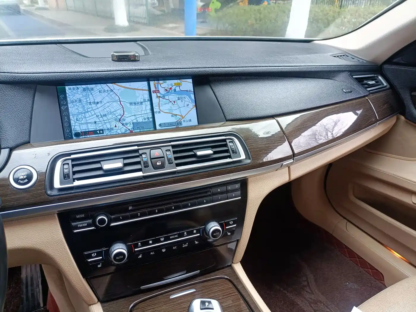 BMW 7 Series 2009 740Li Premium фото 24