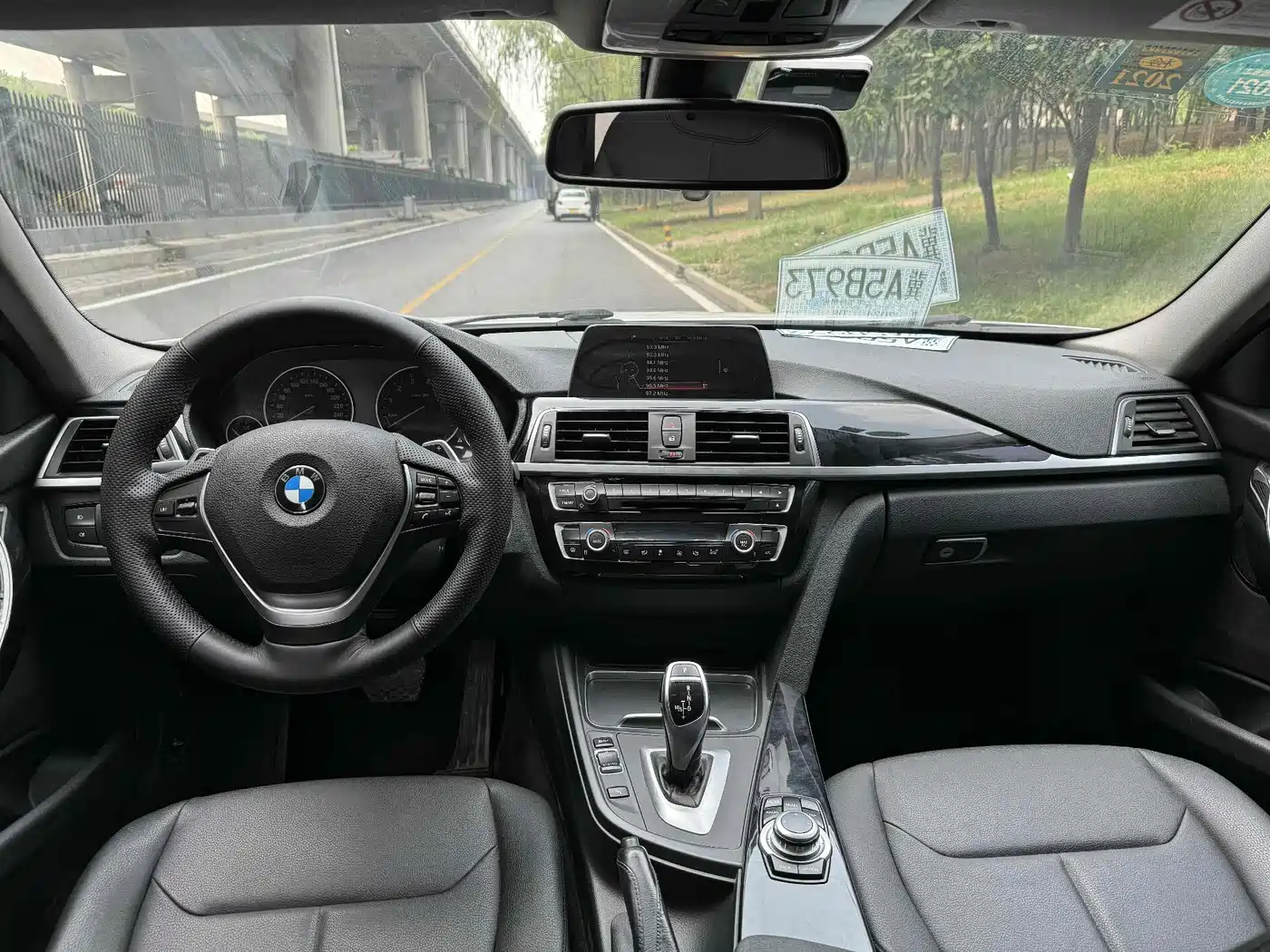 BMW 3 Series 2017 320Li M Sport фото 12