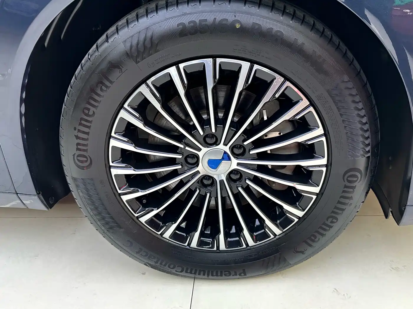 Denza D9 2022 DM-i 970 AWD Flagship фото 11