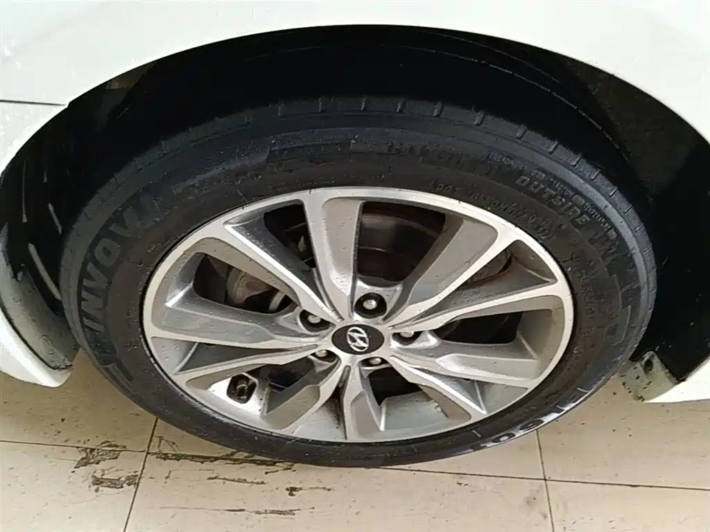 Hyundai Sonata 2014 2.0L Automatic Luxury фото 23