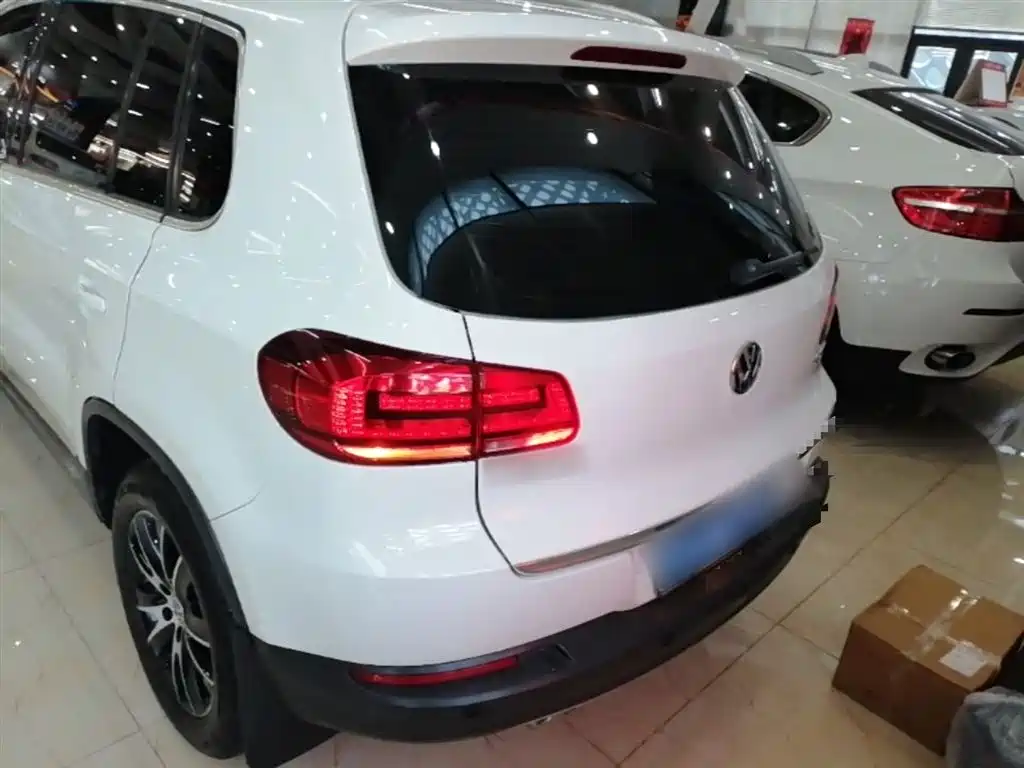 Volkswagen Tiguan 2015 1.8TSI Automatic 2WD Highline фото 6